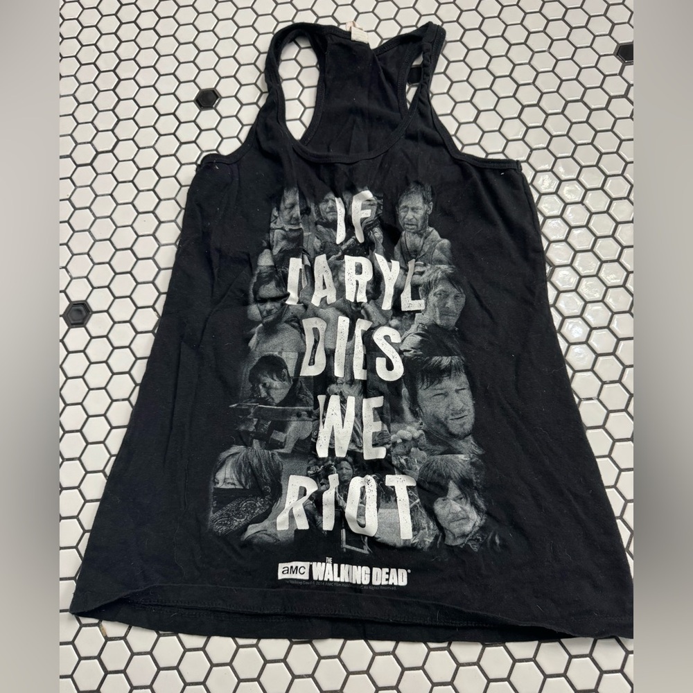 The Walking Dead Daryl Graphic Tank Top brand is cute size small